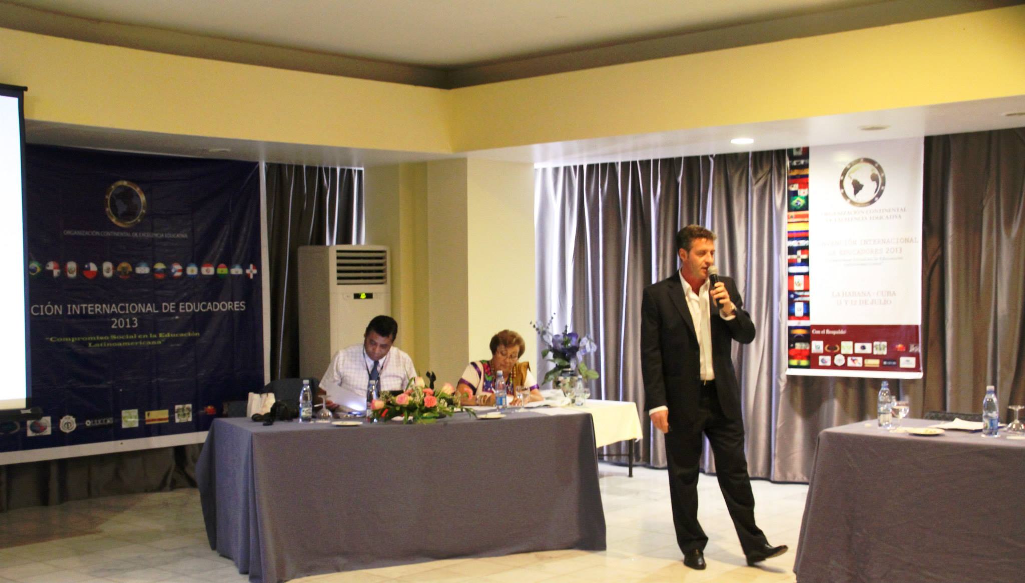 10001078_707933369259139_1501832655_o